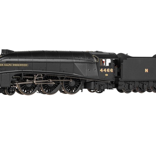 Hornby R30452 Lner Class A4 4-6-2 4466 Sir Ralph Wedgwood WWII Scale 1:76 Gauge | Condition: New