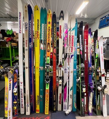 Vintage downhill snow skis 220 cm Dynastar