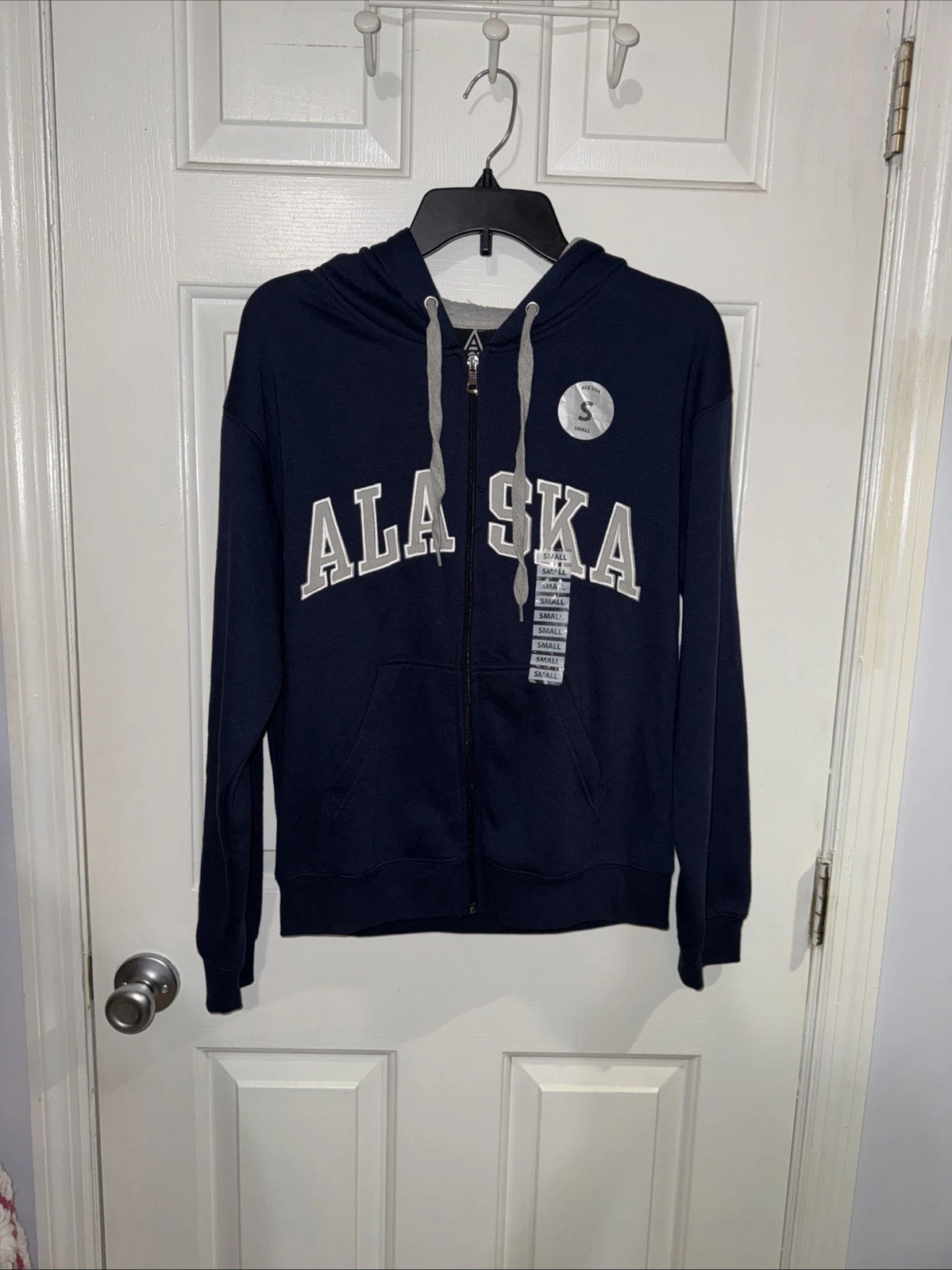 Embroidered Alaska Hoodie Full Zip Jacket Size Small Blue Unisex Athleisure