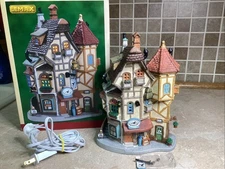 Lemax Christmas Village ALEXANDER’S APOTHECARY - Illuminated -RARE- W/ Cord