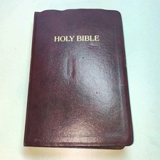 Holy Bible New King James Version Nelson 993BG Giant Print Reference Edition 