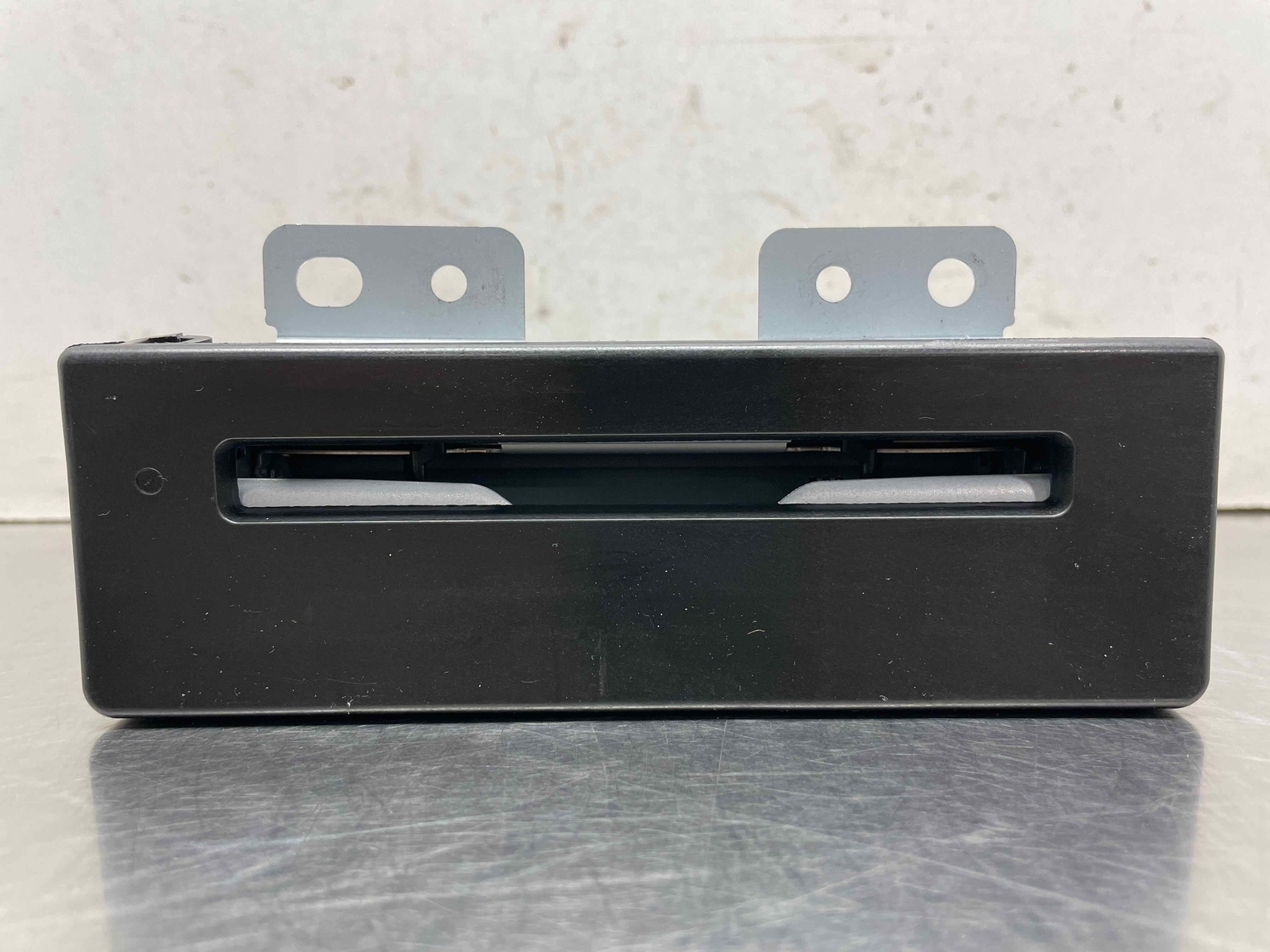 2018 Chevy Tahoe CD Player Single Disc Radio Receiver Audio Unit OEM 84016434