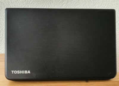 Toshiba Satellite Pro | 4GB | 500GB Drive | i3 2.4 GHz | Windows