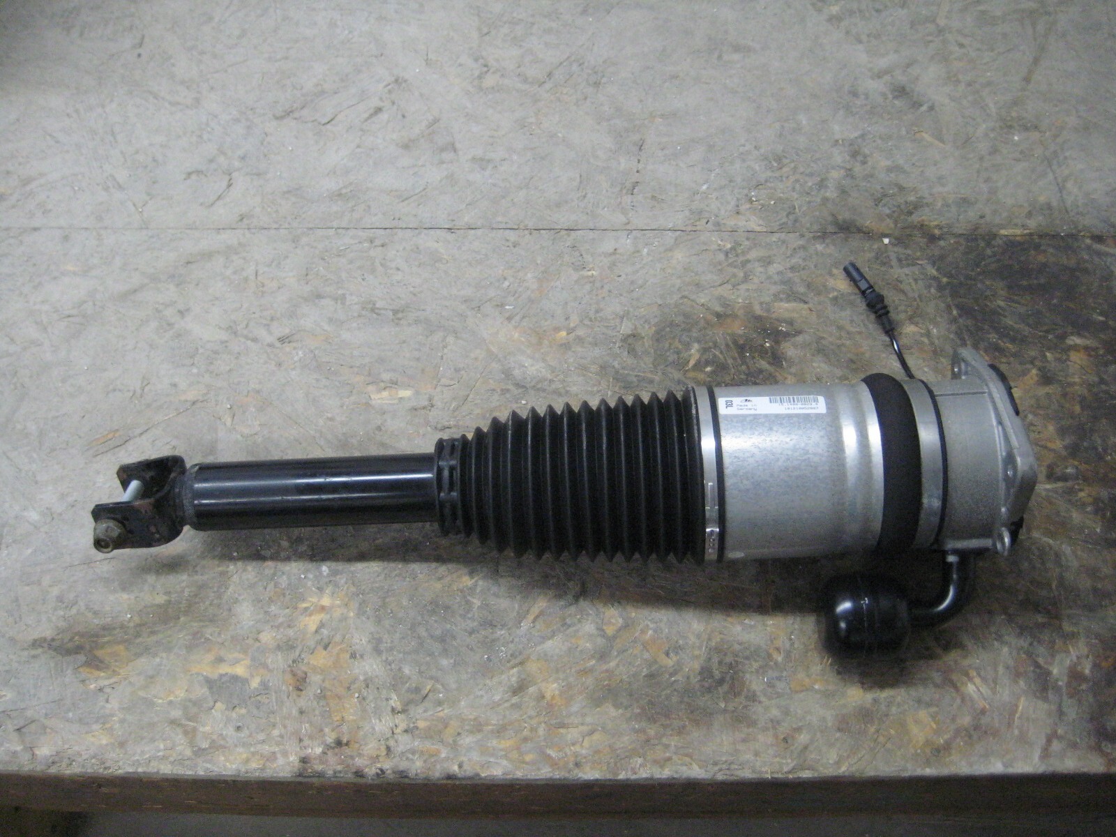 12-18 Bentley Continental GT V8 2013 Rear Left Air Suspension Shock Strut