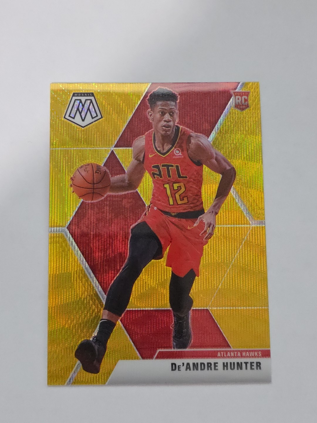 De'Andre Hunter  RC 2019-20 Mosaic Gold Wave Prizm SP #239 Atlanta Hawks