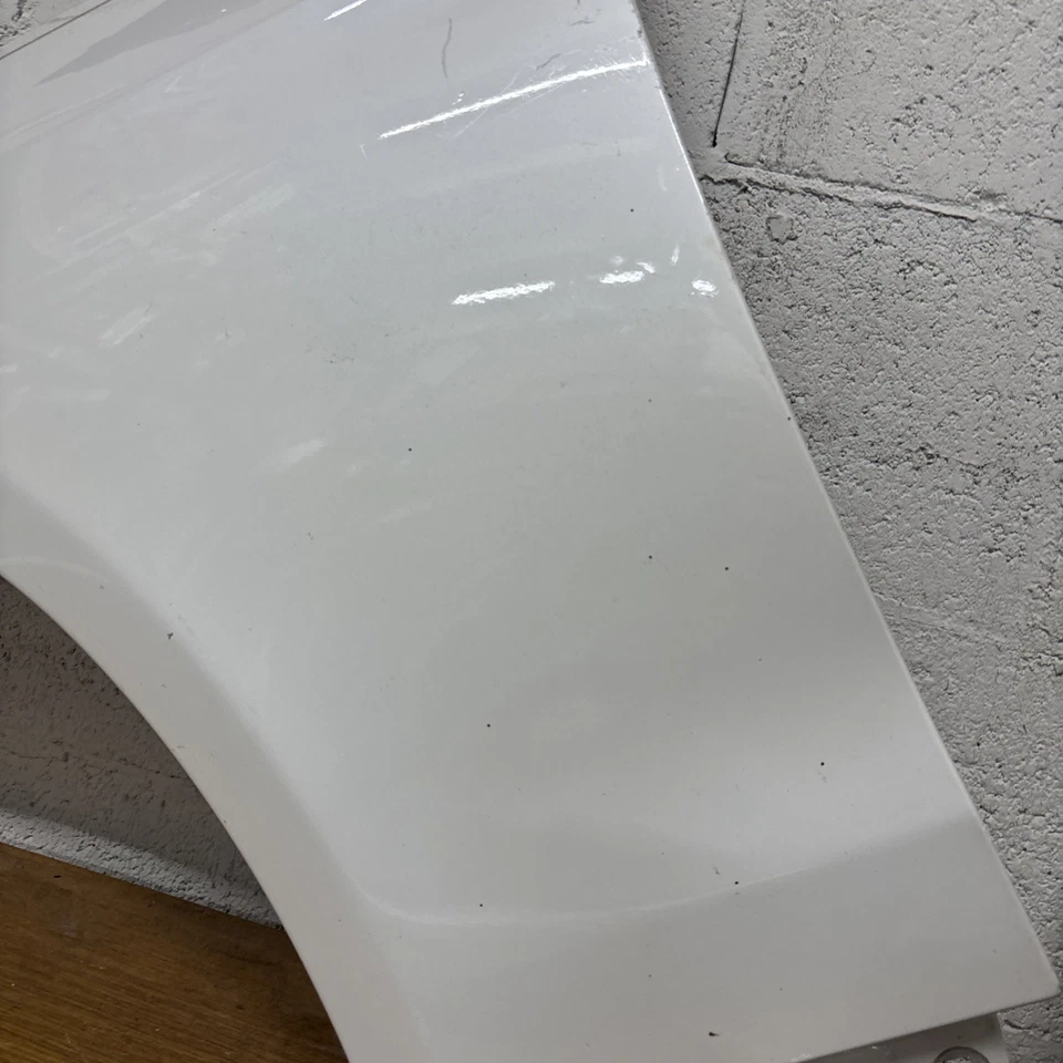 Guardabarros izquierdo del lado del conductor Mercedes Benz W207 Clase E 2010-17 cupé descapotable #2409 Foto 3 de 4