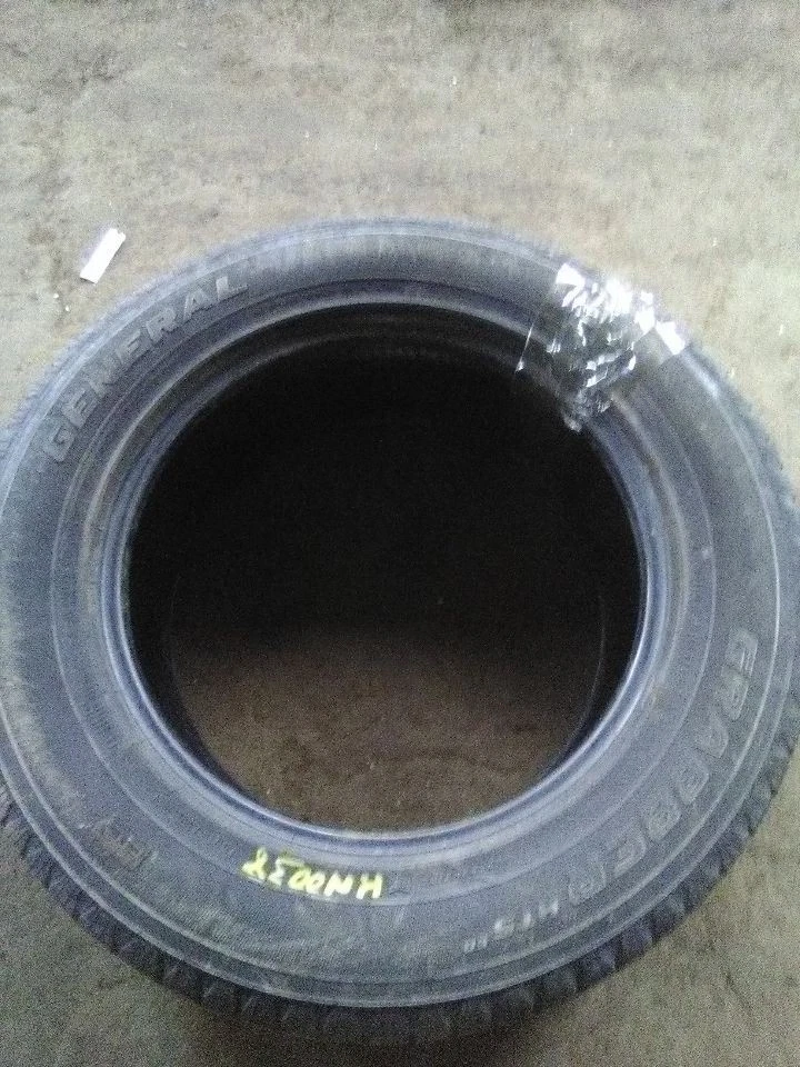 2016 Jeep Grand Cherokee Tire 265 60R16 110T,General Grabber HTS - Image 3 of 4