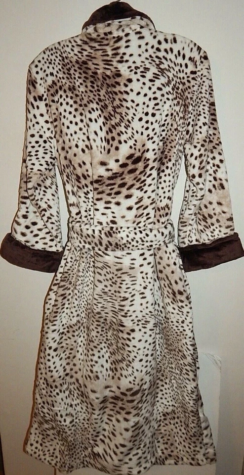 Bata larga cuello chal leopardo de las nieves de felpa cepillada Natori Foto 2 de 4