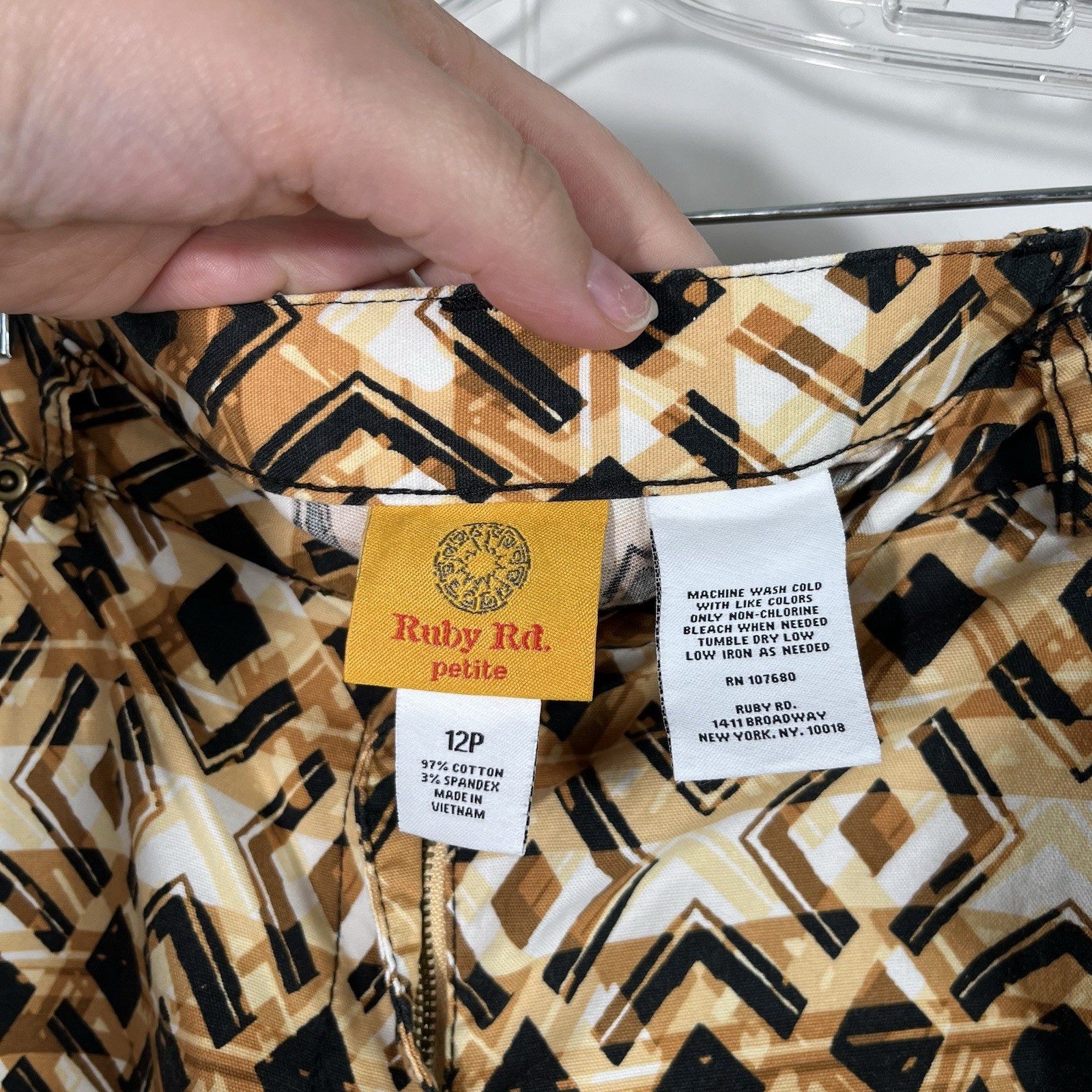 Ruby Rd. Petite Geometric Pattern Ankle Capri Cro… - image 4