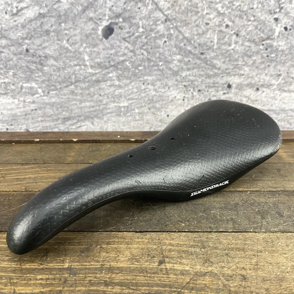 Asiento de sillín de bicicleta BMX Diamondback negro piel de serpiente texturizado años 90 vieja escuela Foto 3 de 4