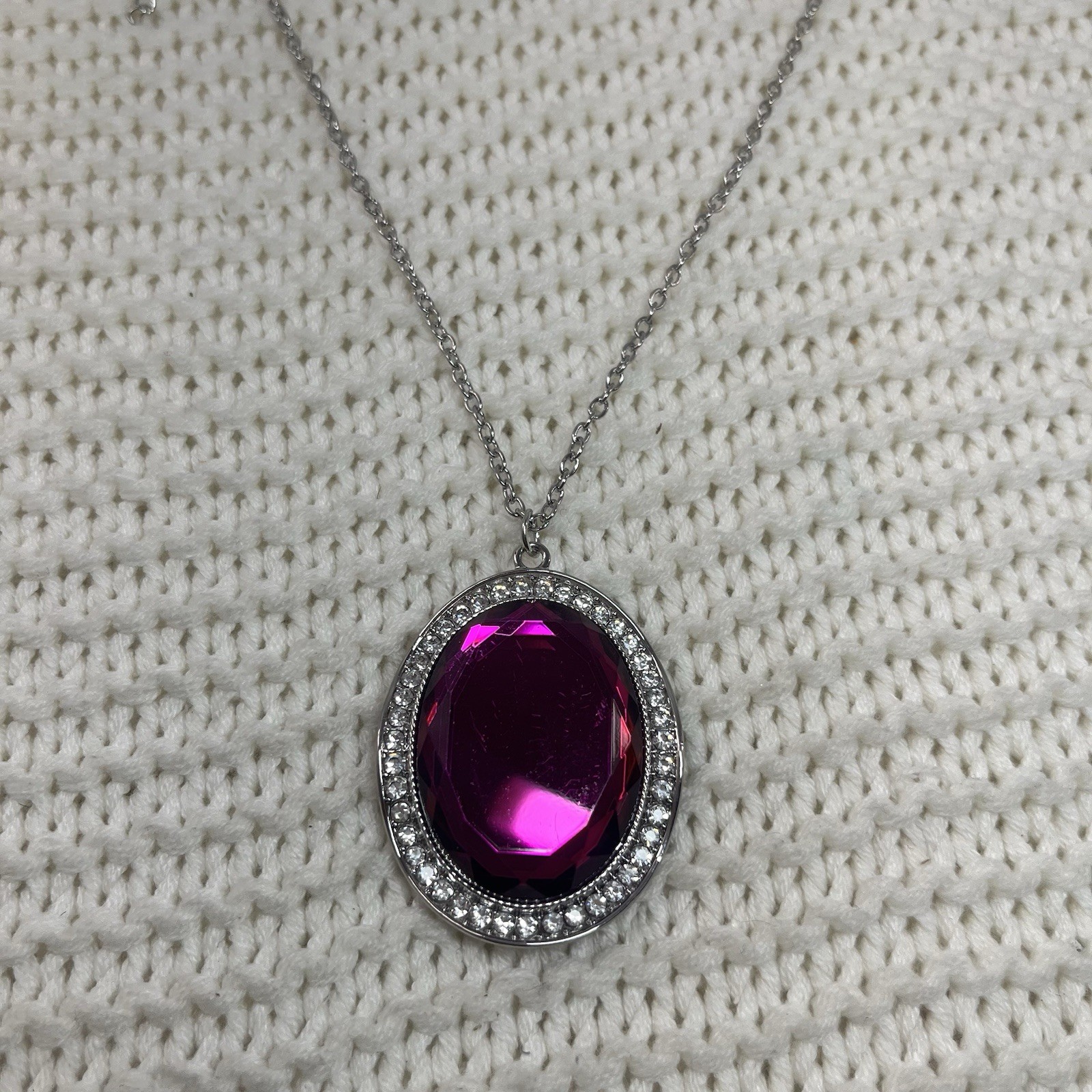 Fuchsia Rhinestone Necklace - image 1