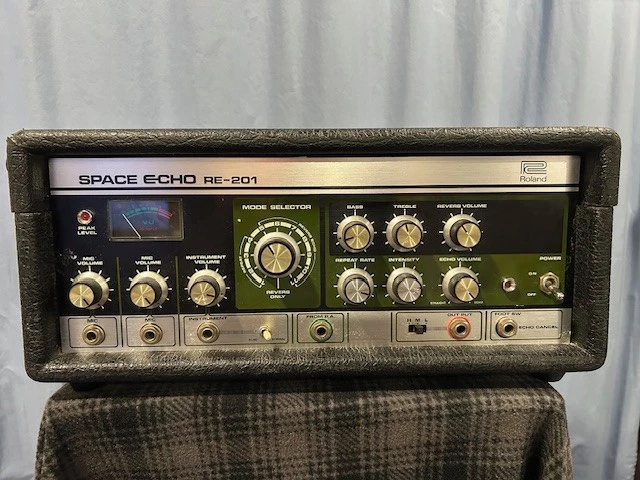 Roland RE-201 Space Echo Delay Foto 2 de 4