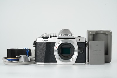 [Exc+++++] Olympus OM-D E-M10 Mark III silber Gehäuse 14299 Auslösungen #4709A