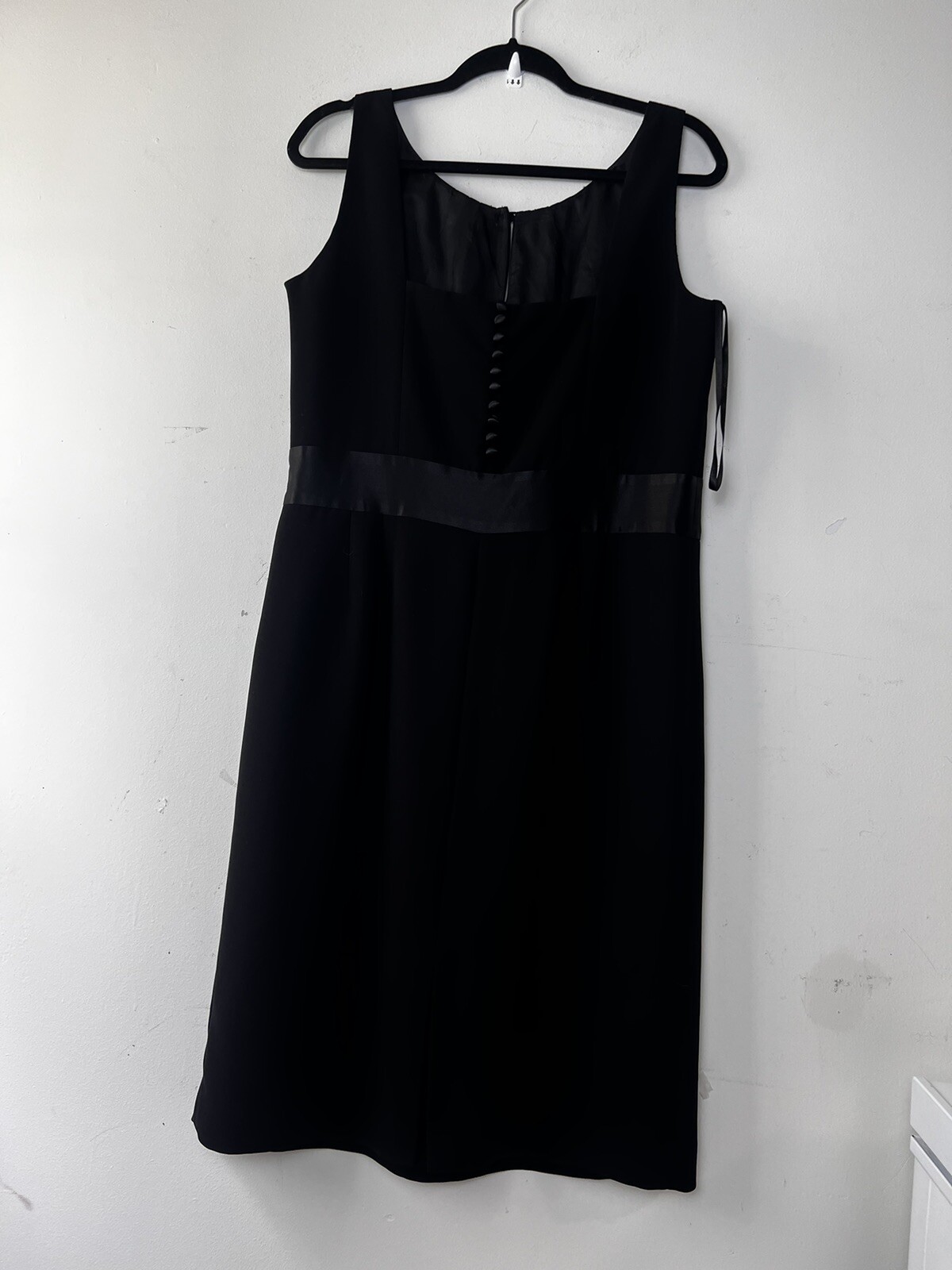 Ann Taylor Black Dress Women Size 14 Black Keyhole Sleeveless