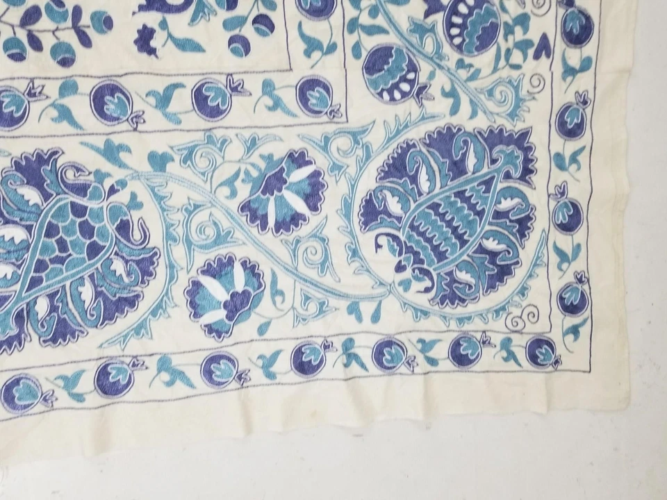Panel Decorativo Vintage Tradicional Uzbeko Seda Suzani Bordado 82x57 pulgadas Foto 3 de 4