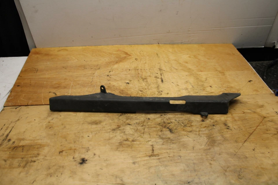 99-00 YAMAHA YZF R6 PROTETOR DE CORRENTE DE TRAÇÃO TRASEIRA TAMPA ESCUDO BB327 - Imagem 3 de 4