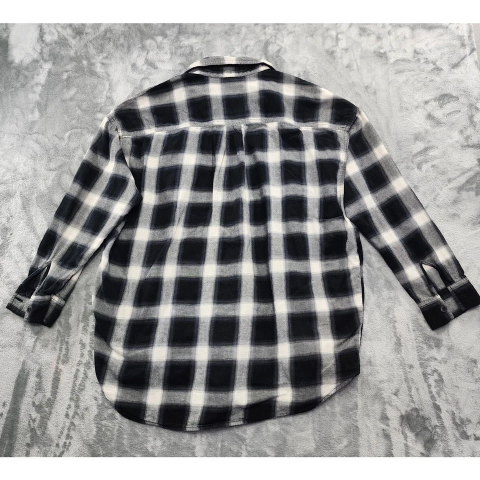 Blusa Mossimo Feminina M Preta Branca Xadrez Flanela Tamanho Grande Bolsos Baggy - Imagem 4 de 4