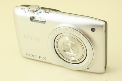 Nikon COOLPIX S2700 Silver 16.0MP 6x Zoom Compact Digital Camera