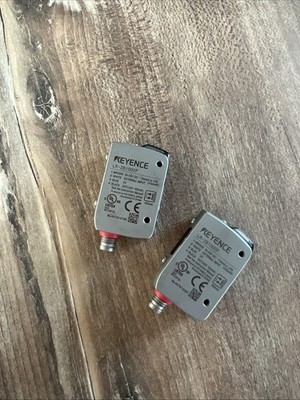 Keyence LR-ZB100CP Rectangular M8 Connector