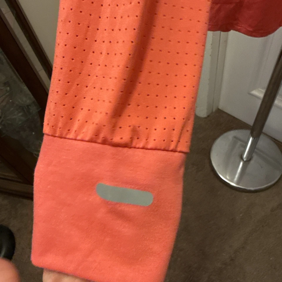 Avia Women's 3XL Long Sleeves Athletic Top Thumb Holes Pink Casual - Image 3 of 4