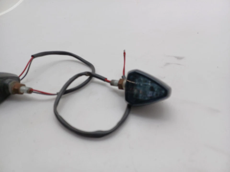 Indicadores traseros Suzuki GSXR 600 K5 2005  Foto 2 de 4