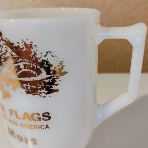 Six Flags Over Mid-America MOM Souvenir White Milk Glass Pedestal Mug Vintage - Picture 9 of 11