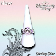 New Elegant Sterling Silver Violet Flower Ring with Sparkling Crystal Accents