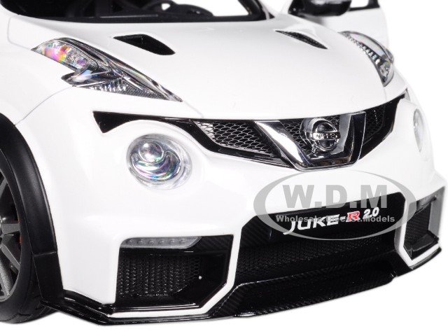 NISSAN JUKE R 2.0 WHITE 1/18 MODEL CAR BY AUTOART 77456 | eBay