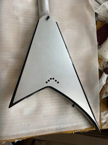 Factory Customized Flying V-Shaped Argent Electric Guitar Professional Hot Sale - 第 11/12 張圖片