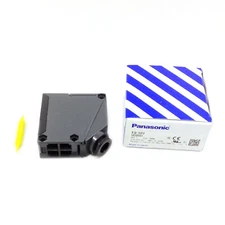 New In Box PANASONIC SUNX EQ-501T