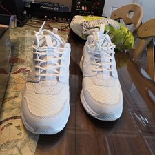 Kid s Heelys Force Sneakers WHITE Size 5Y NIB MINT PERFECT CHRISTMAS GIFT