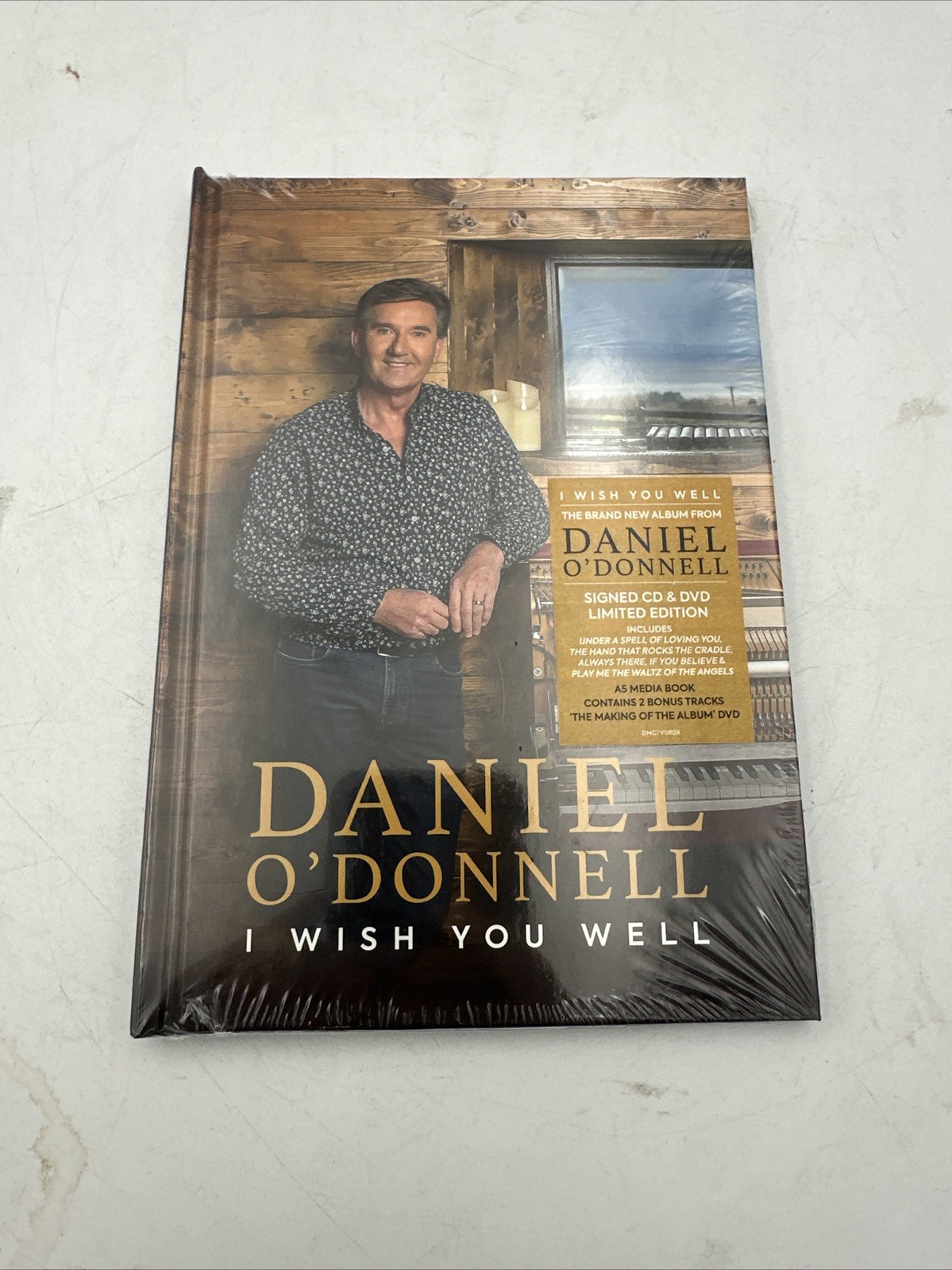 I Wish You Well (Super Deluxe Signed Edition) by DANIEL ODONNELL (CD 2022) - Image 4