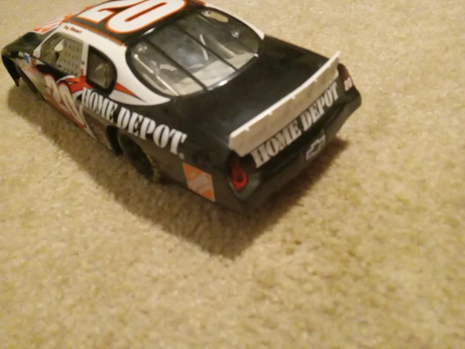 RARO CÍRCULO DE GANADORES ESCALA 1/18 PINTURA INVERTIDA HOME DEPOT #20 TONY STEWART  Foto 4 de 4