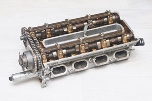 BMW E38 E39 E53 540i 740i M62 Zylinderkopf Nockenwellen rechts 1745461 ab 09/98