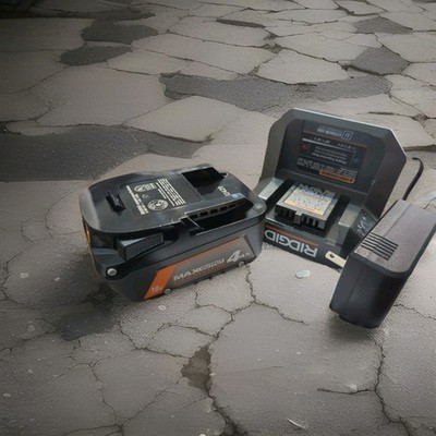 Ridgid Max Output Starter Kit 18V Lithium 4.0Ah Battery and Charger Set 
