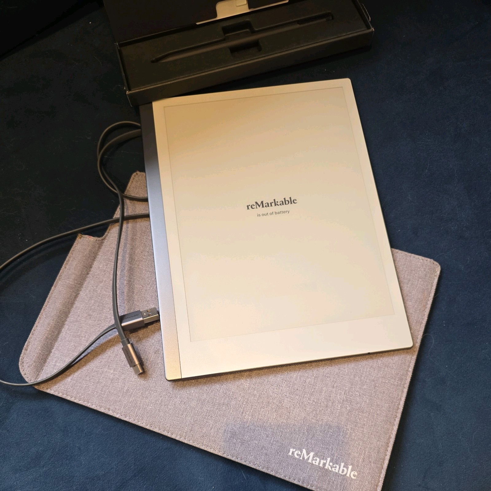 ReMarkable 2 Tablet - Case, charging cable & Pen Bundle - Great Condition!