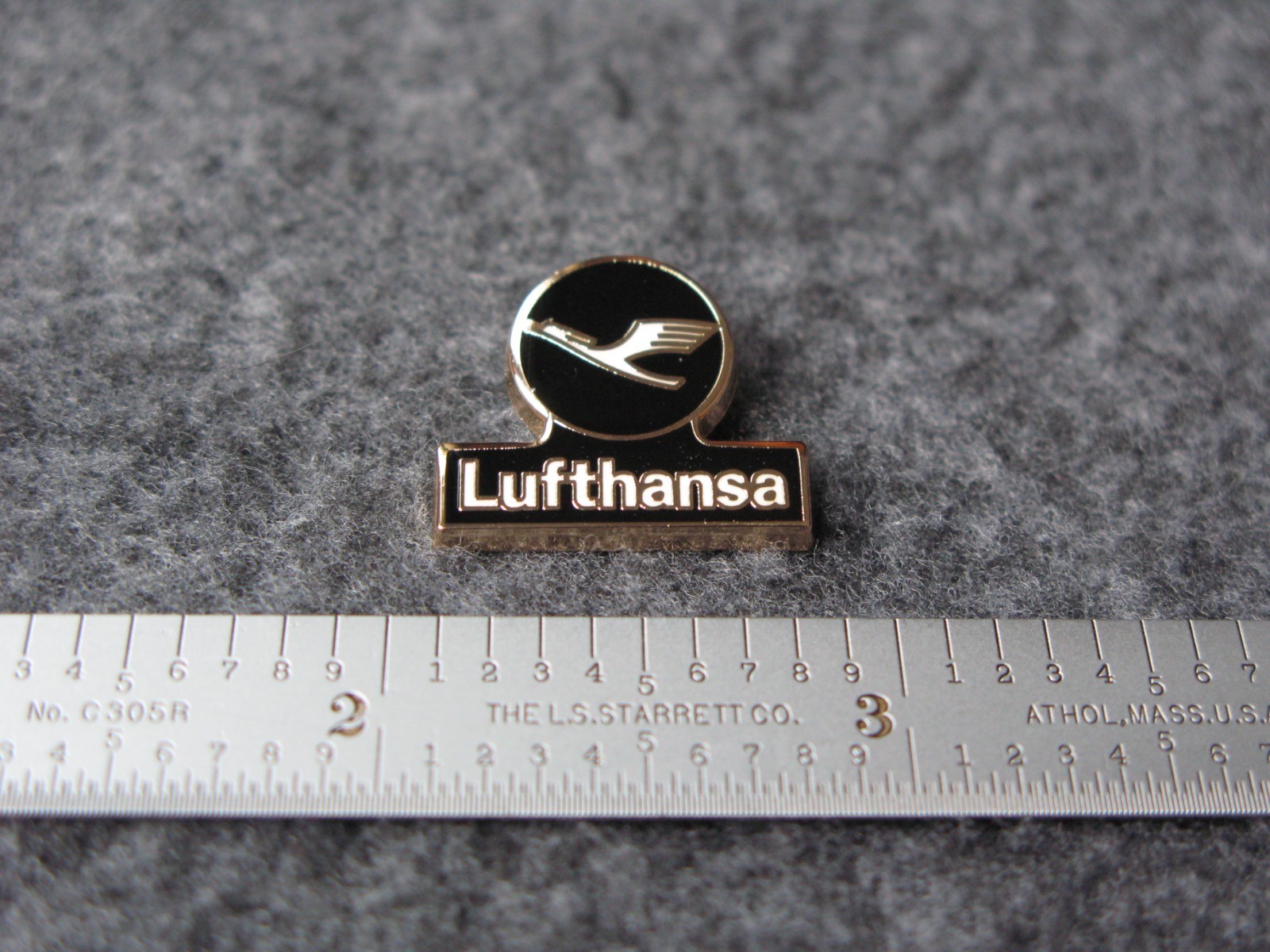LUFTHANSA  AIRLINES  LOGO PIN