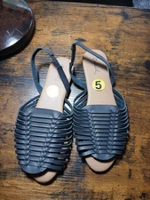 Cupid Size 5 Black And Tan Flats