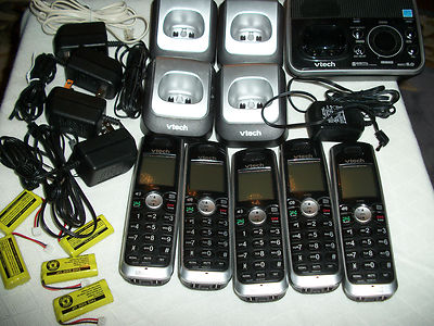 VTECH DECT 6.0 CORDLESS 5 PHONES TOTAL W / DIGITAL ANSWERING MACHINE  - USED 