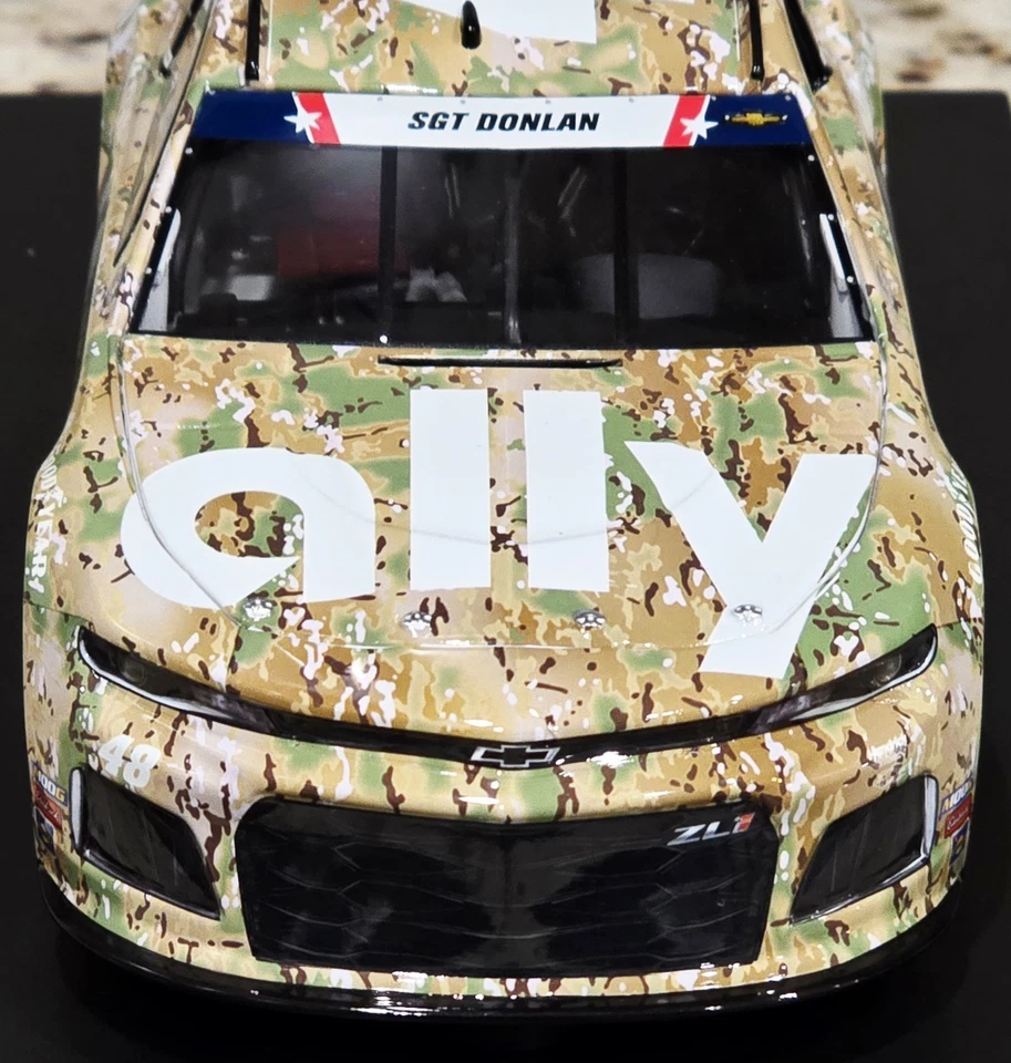 #48 Jimmie Johnson Ally Patriotic CocaCola 600 2019 1:24 diecast RCAA Elite raro Foto 3 de 4