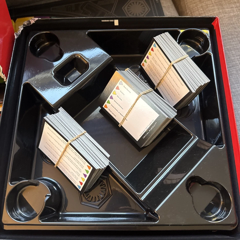 Trivial Pursuit Star Wars The Black Series COMPLETO Hasbro 2016 Trivia Disney Foto 2 de 4