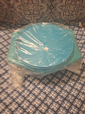 Tupperware Tortilla Keeper in Caribbean Sea Teal Blue BRAND NEW
