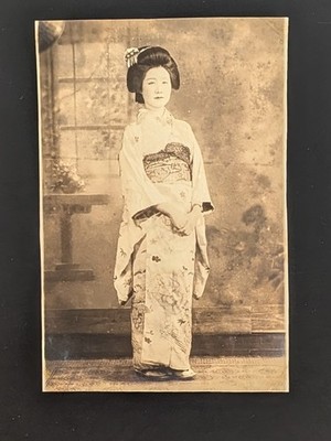 Japanese Old Photo Oiran Geisha Maiko Actress Woman 10-648 1900-1944