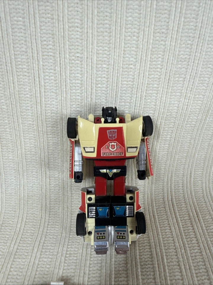 Vintage G1 Transformers Red Alert Fire Chief Figure Hasbro 1985 - Image 2 of 4