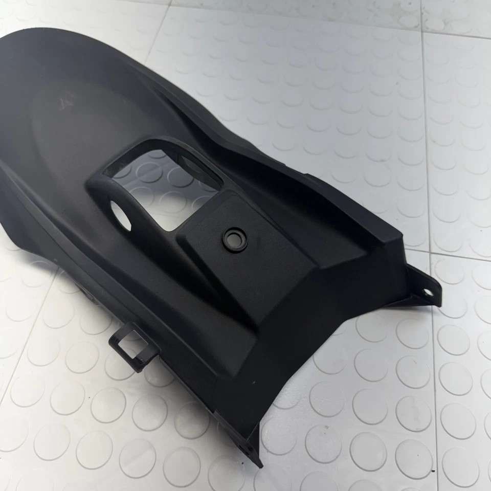 Guardabarros trasero original Aprilia RS 457 2024 2025 con arañazos 2B011173 OEM Foto 4 de 4