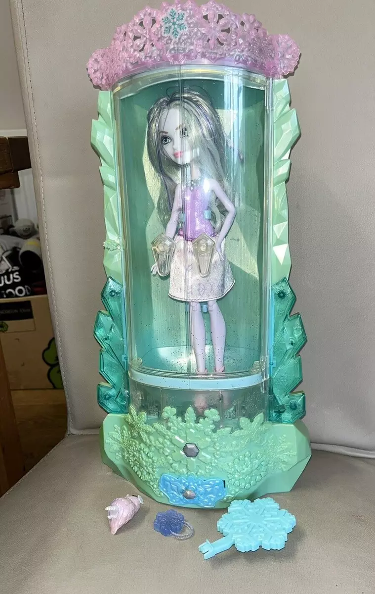 Ever After High Epic Winter Crystal Winter Doll Sparklizer