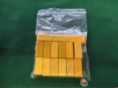 VINTAGE BRITAINS LTD FARM TOYS GEMISCHT KLEINE QUADRATISCHE HEU-/STROHBALLEN X 15 1:32 UK