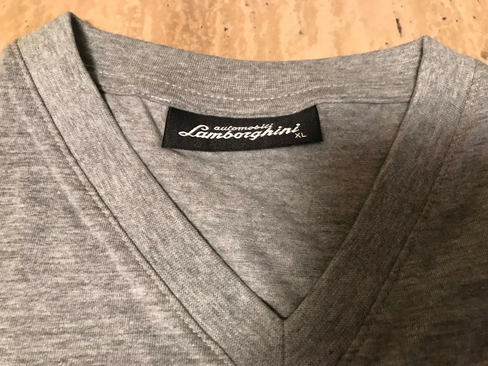 CAMISETA LAMBORGHINI AUTOMOBILI LAMBORGHINI PARA HOMBRE CUELLO EN V GRIS TALLA XL Foto 3 de 4
