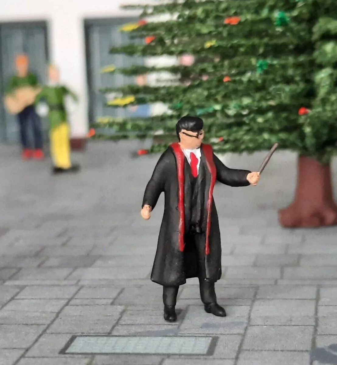 HARRY POTTER OO GAUGE FIGURE HAND PAINTED HOGWARTS EXPRESS