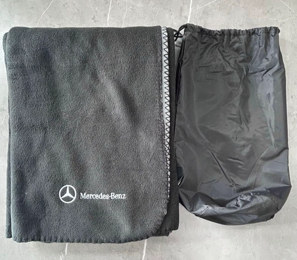 [Unused] Mercedes Benz Embroidered Logo Blanket - Image 3 of 4
